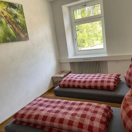 Natur Touristik Hostel بيت شباب *